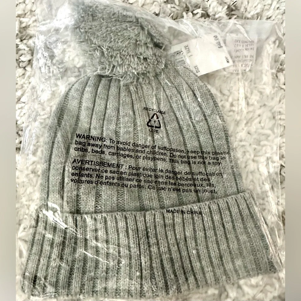 🎸MICHAEL KORS🎸🔥NWT🔥GRAY RIBBED KNIT BEANIE HAT WITH POM